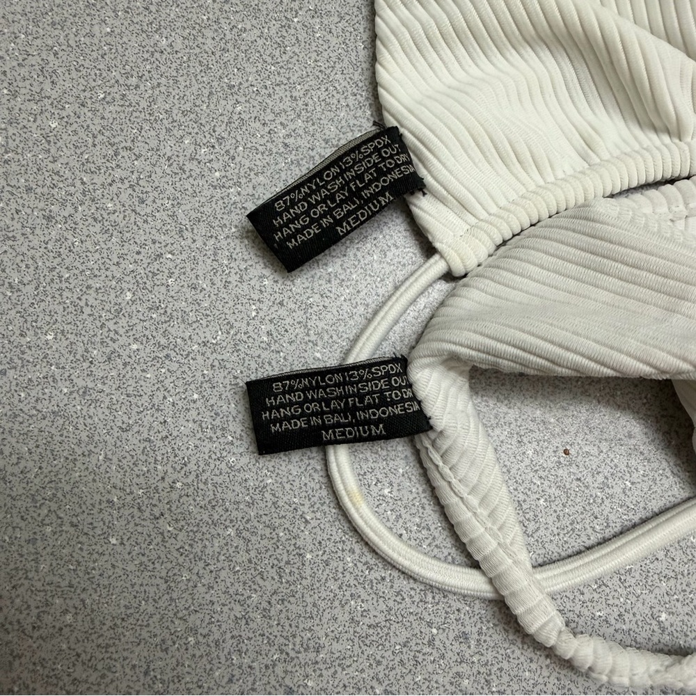 INDAH White Ribbed Bikini Set - Picture 6 of 7